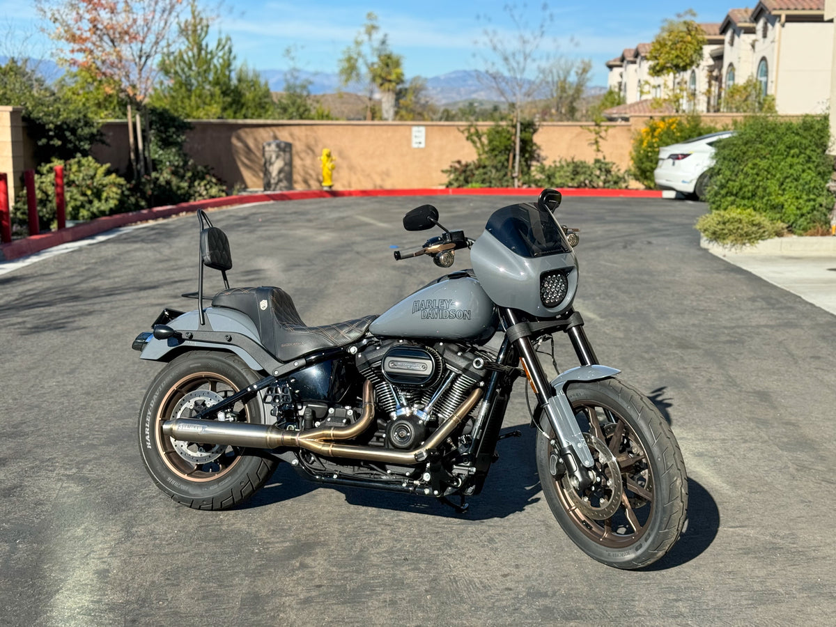 Stealth Pipes exhaust system installed on Harley M8 Softail – rear-side view of muffler and headers (2017–2025), photo 29 of 36