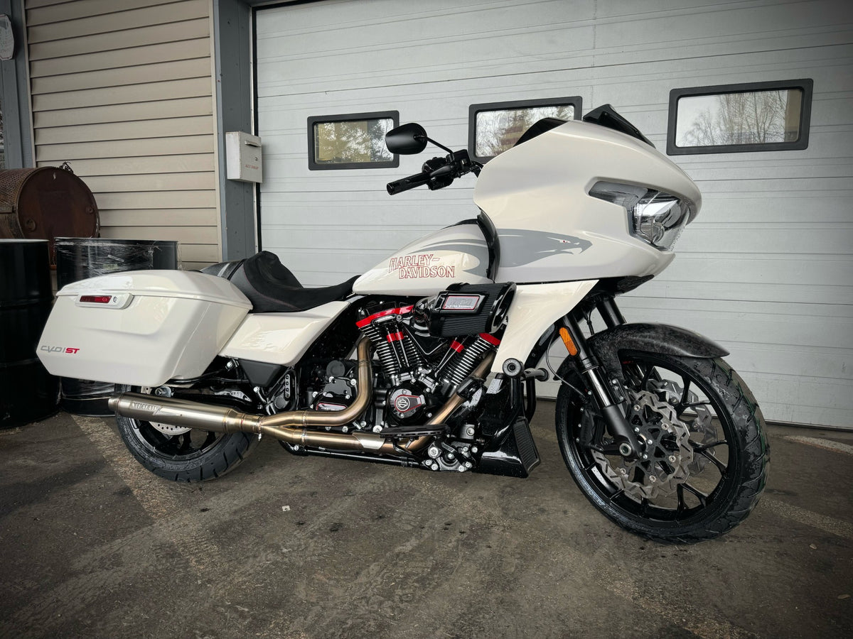 Stealth Pipes M8 Bagger exhausts installed on Harley touring motorcycles – Street Glide and Road Glide fitment, photo 6 of 30