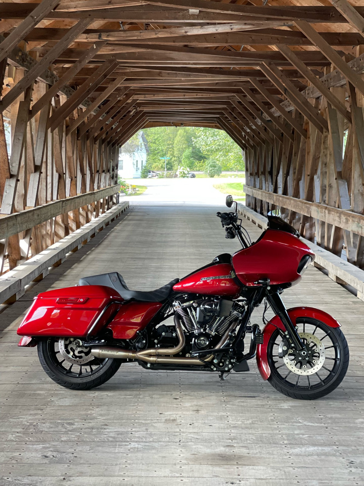 Harley Road Glide with Stealth Pipes 2017–2025 M8 Bagger exhaust system – rear angle view, photo 5 of 30
